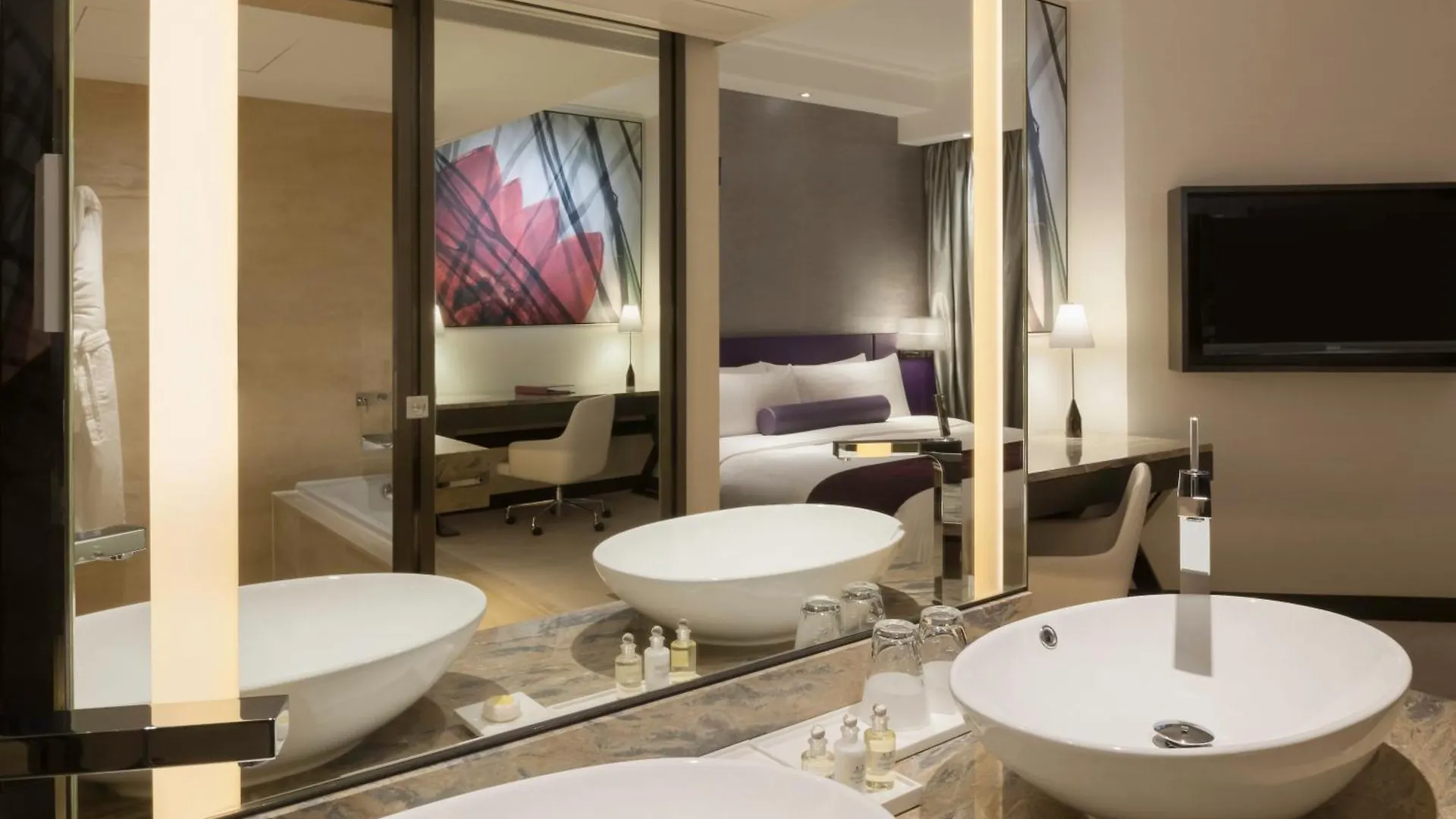 Gateway Hotel, Marco Polo Hong Kong Hotel