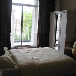 Floris Hotel